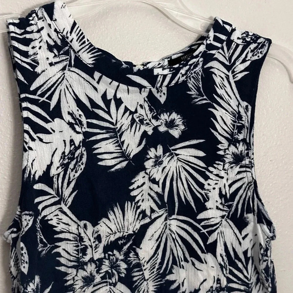 Forever 21 Women Blue Palm Trees Floral Top Size Medium - Picture 8 of 9